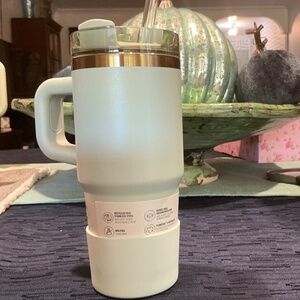 Stanley Comfort & Joy Collection Holiday Quencher 30oz Tumbler Gilded Celadon